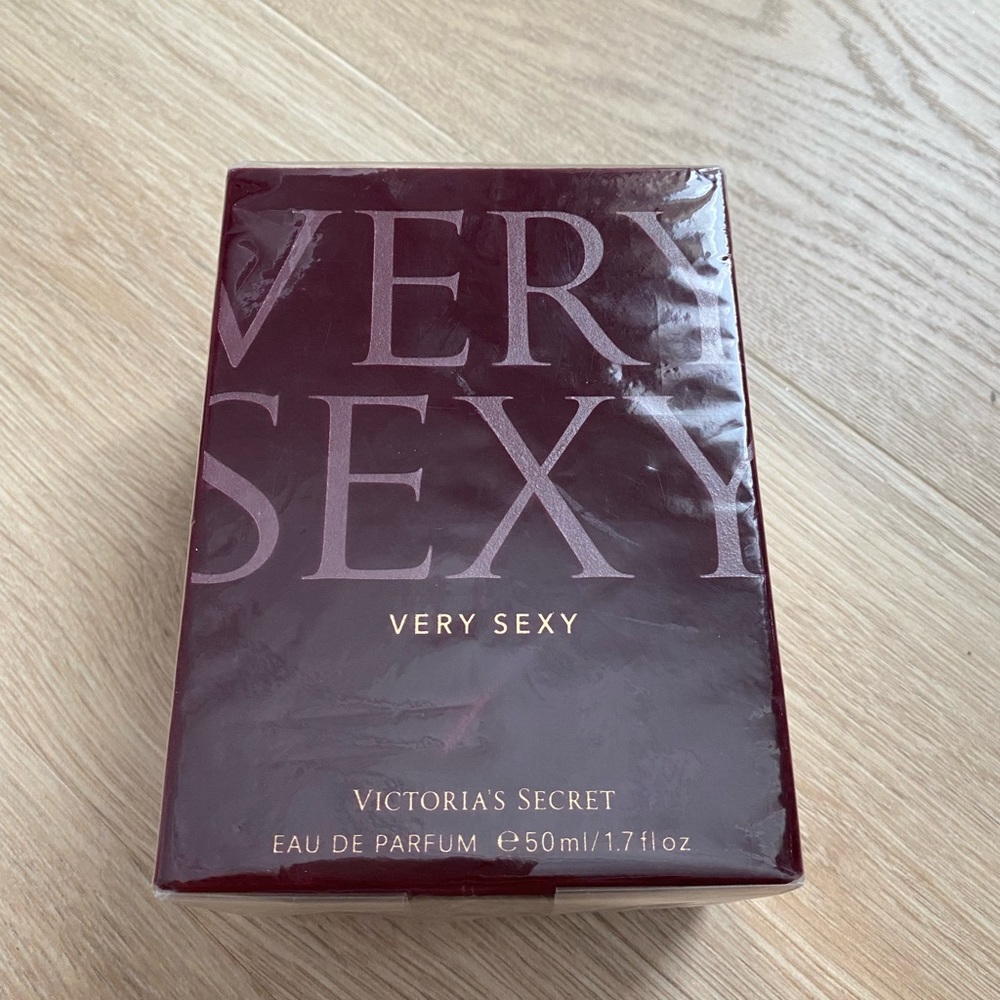Victoria's Secret Very Sexy Perfume in Deep Burgundy